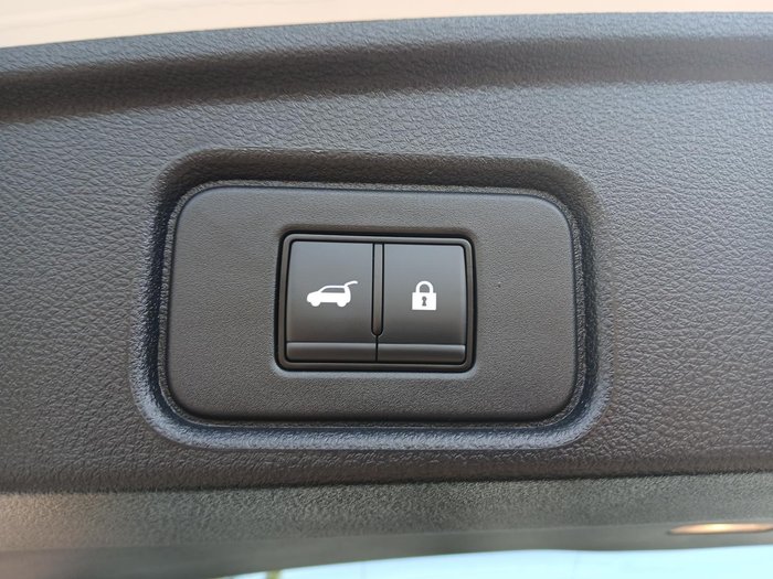2024 Nissan Pathfinder ST-L