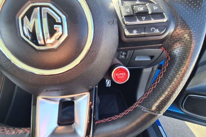 2020 MG HS Essence