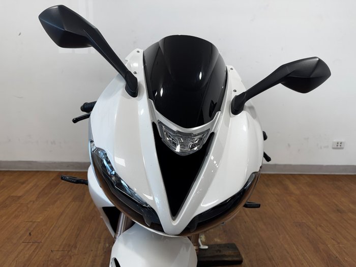 2015 Triumph DAYTONA 675 WHITE