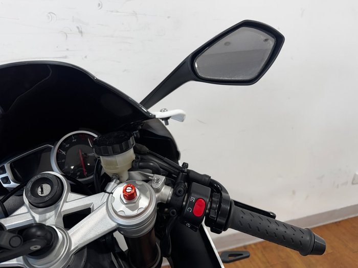 2015 Triumph DAYTONA 675 WHITE