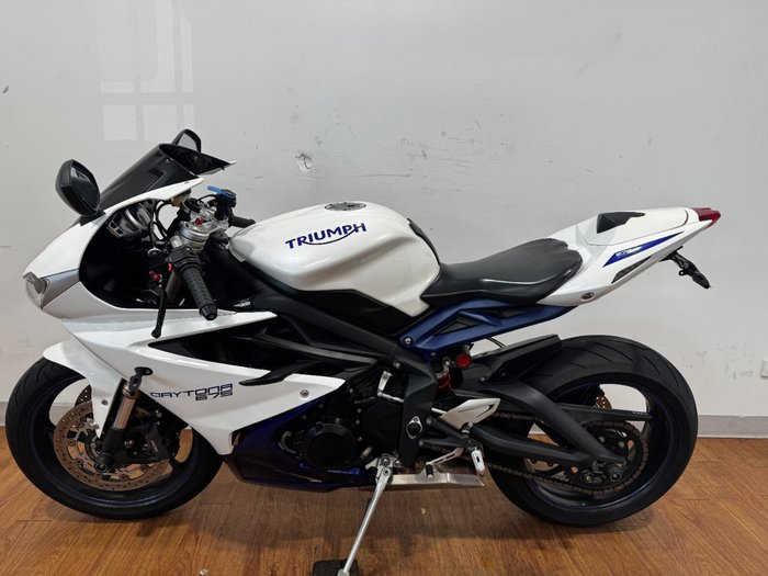 2015 Triumph DAYTONA 675 WHITE