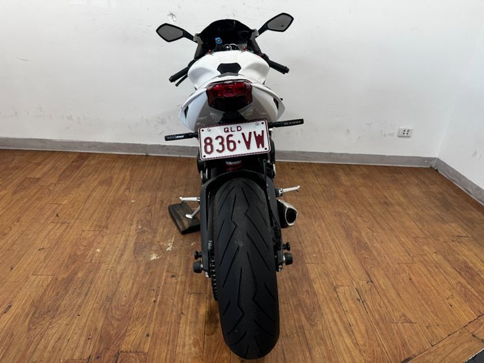 2015 Triumph DAYTONA 675 WHITE