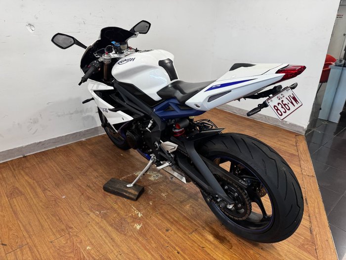 2015 Triumph DAYTONA 675 WHITE