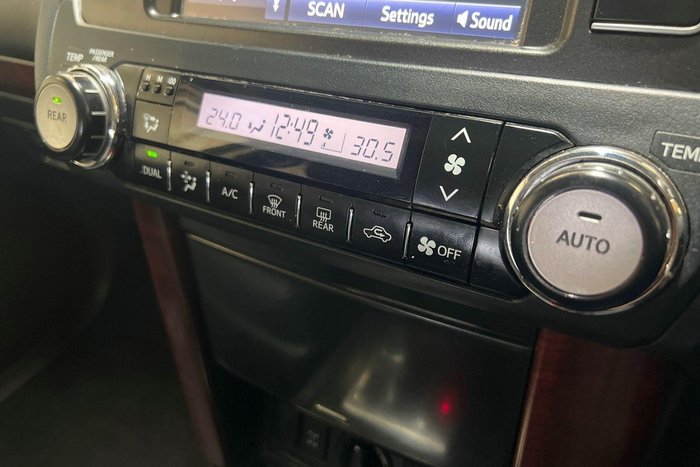 2017 Toyota Landcruiser Prado VX