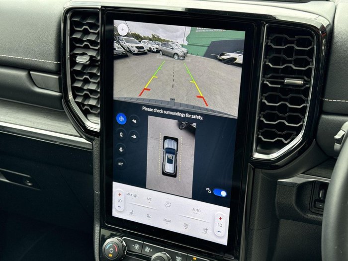2024 Ford Everest Platinum