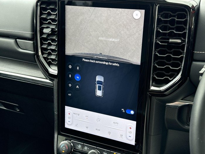 2024 Ford Everest Platinum