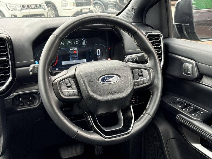 2024 Ford Everest Platinum