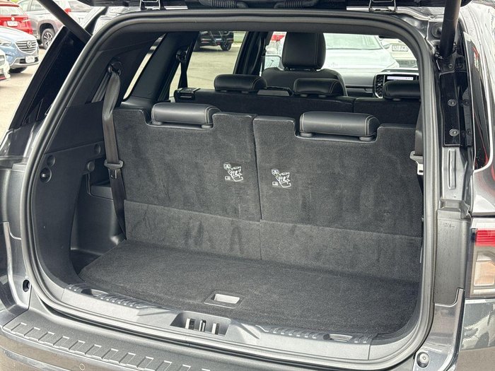 2024 Ford Everest Platinum