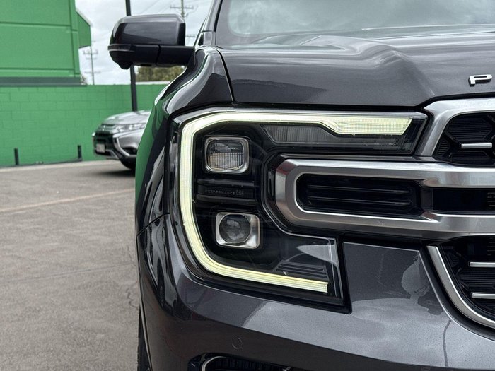 2024 Ford Everest Platinum