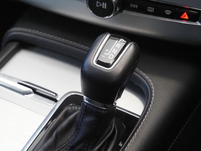 2019 Volvo XC90 T6 Momentum