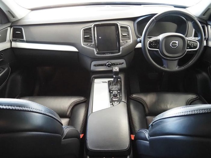 2019 Volvo XC90 T6 Momentum