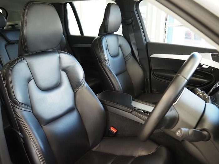 2019 Volvo XC90 T6 Momentum