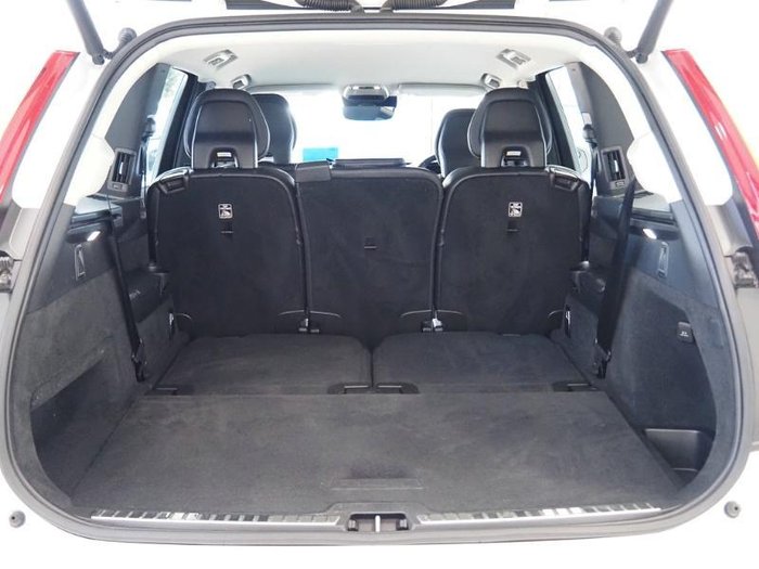 2019 Volvo XC90 T6 Momentum