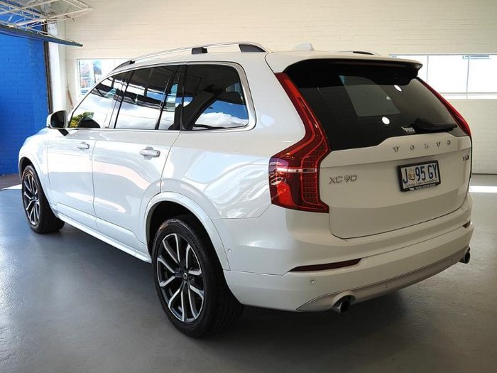 2019 Volvo XC90 T6 Momentum