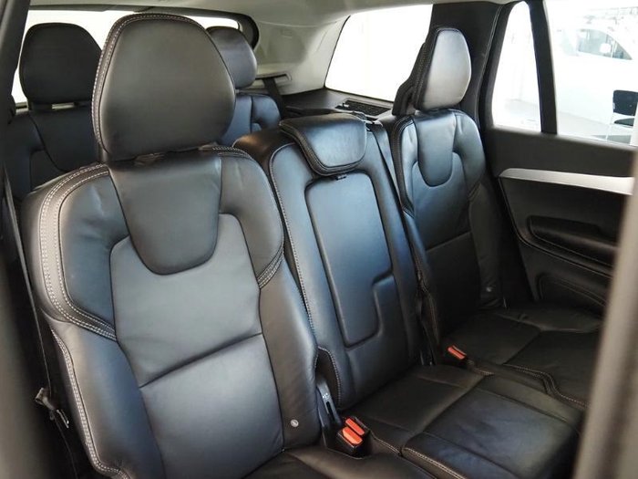 2019 Volvo XC90 T6 Momentum