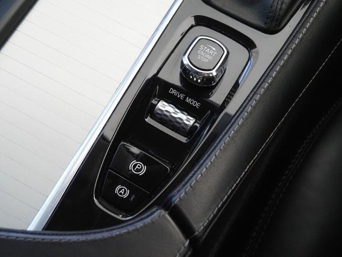 2019 Volvo XC90 T6 Momentum