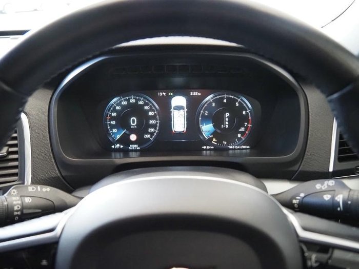 2019 Volvo XC90 T6 Momentum