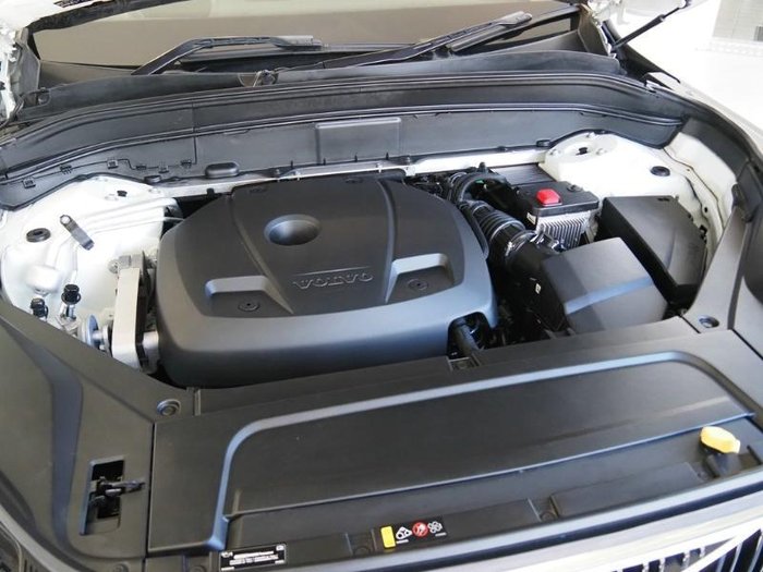 2019 Volvo XC90 T6 Momentum