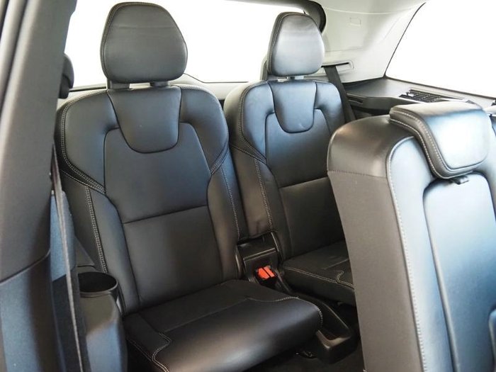 2019 Volvo XC90 T6 Momentum