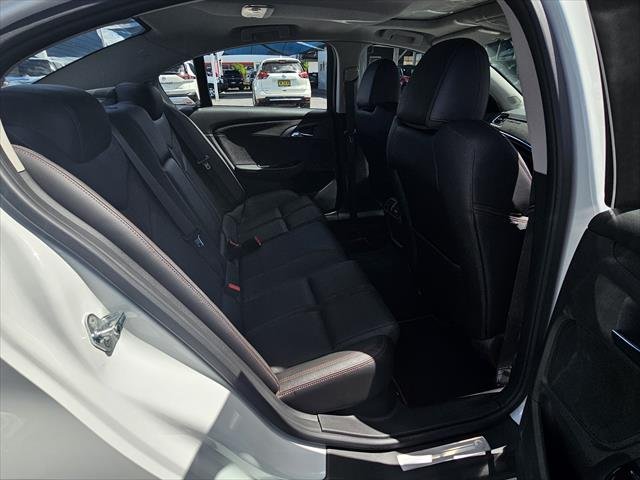 2017 Holden Calais Director