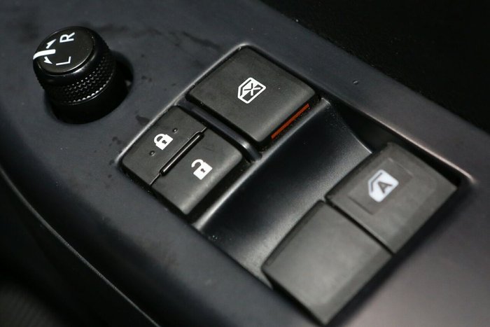 2024 Toyota Hilux SR