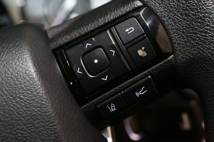 2024 Toyota Hilux SR