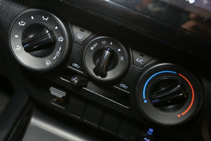 2024 Toyota Hilux SR