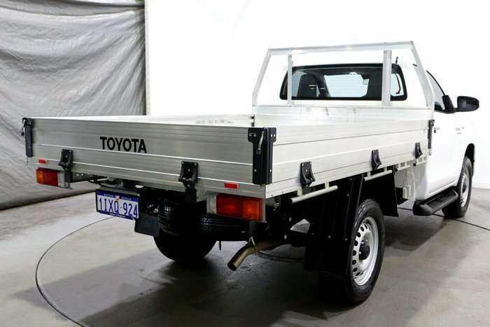 2024 Toyota Hilux SR