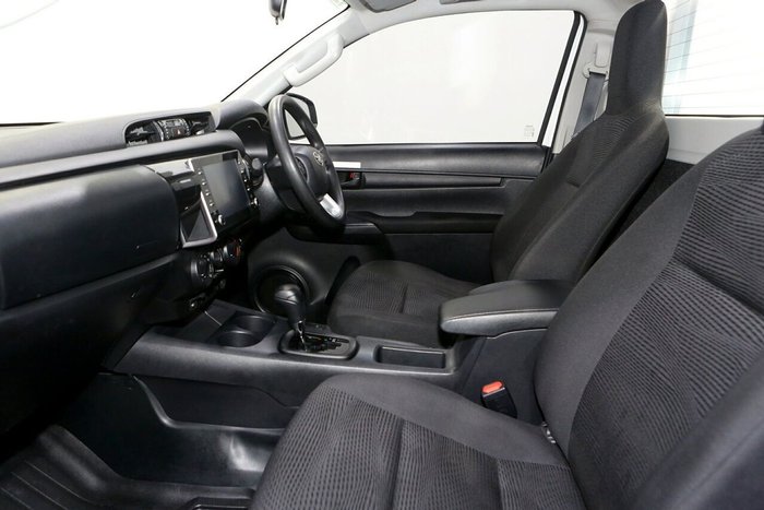 2024 Toyota Hilux SR