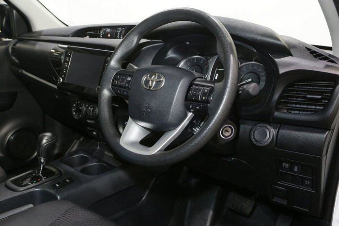 2024 Toyota Hilux SR