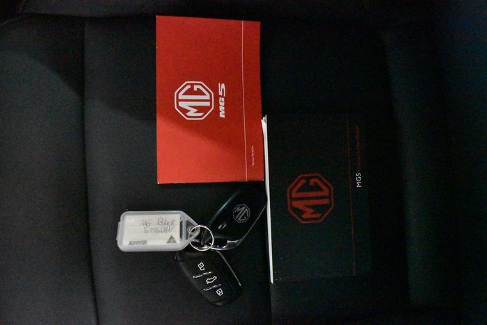 2024 MG MG5 Essence