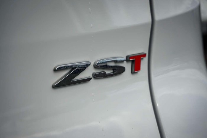 2024 MG ZST Essence