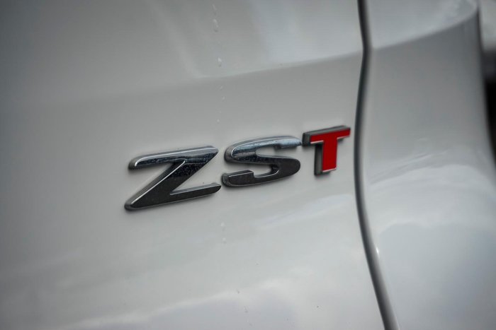 2024 MG ZST Essence