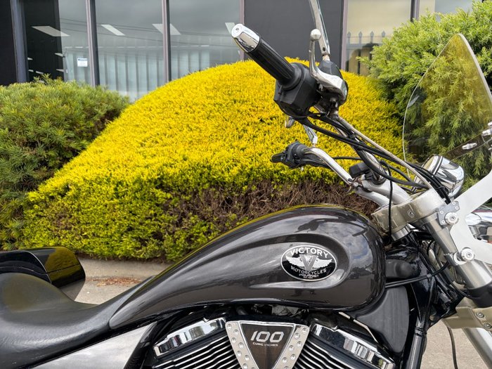 2009 VICTORY KINGPIN Grey