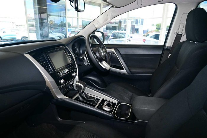 2025 Mitsubishi Pajero Sport GLS