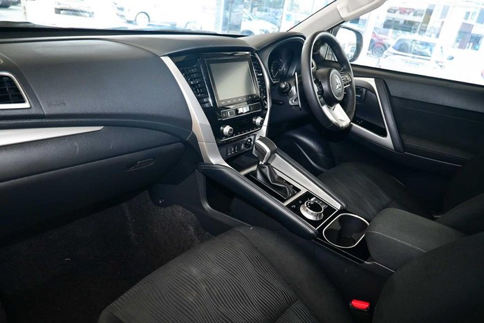 2025 Mitsubishi Pajero Sport GLS