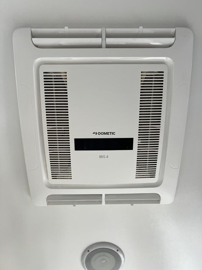 2020 Safari Caravans Legacy 22 Family Van