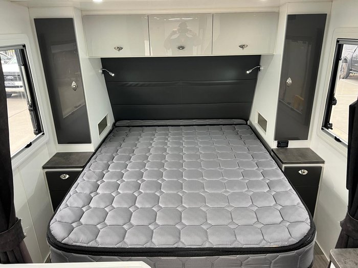 2020 Safari Caravans Legacy 22 Family Van