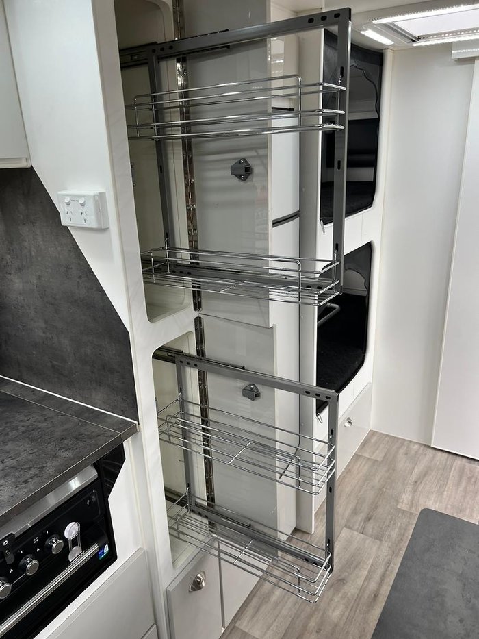 2020 Safari Caravans Legacy 22 Family Van