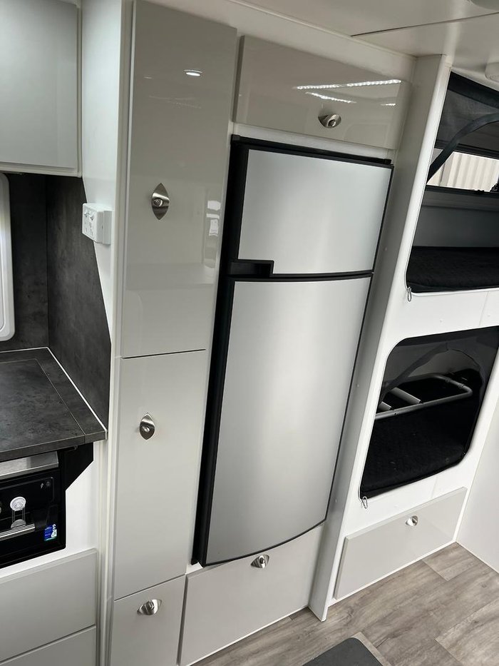 2020 Safari Caravans Legacy 22 Family Van