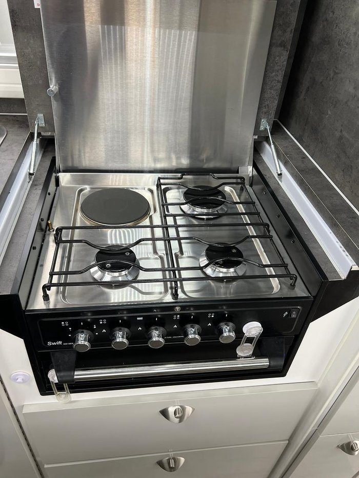 2020 Safari Caravans Legacy 22 Family Van