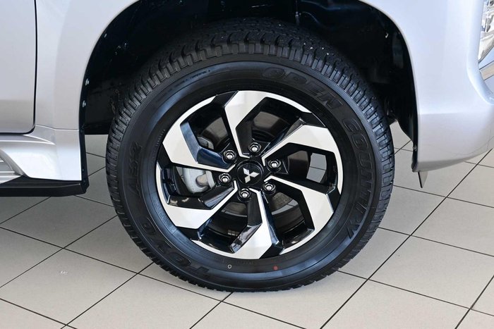 2024 Mitsubishi Pajero Sport GLS