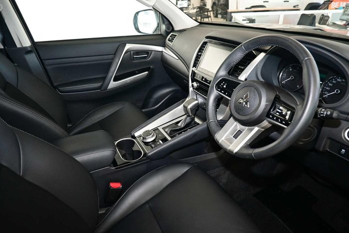 2024 Mitsubishi Pajero Sport GLS