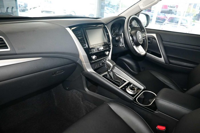 2024 Mitsubishi Pajero Sport GLS