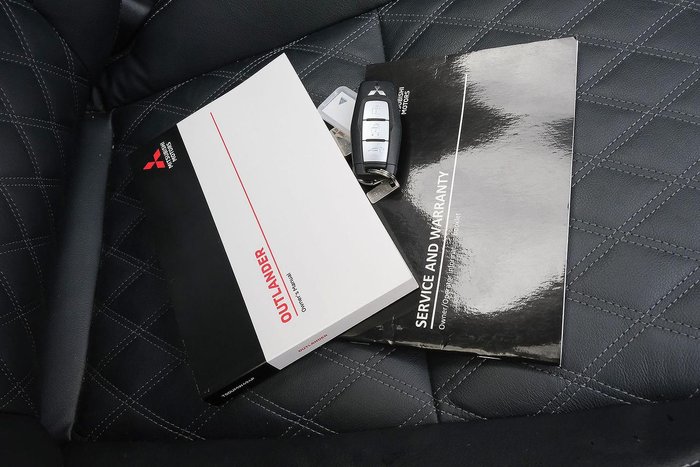 2023 Mitsubishi Outlander Exceed