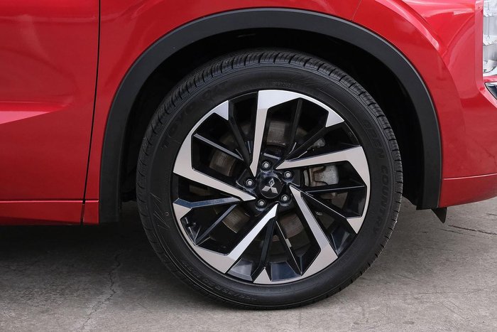 2023 Mitsubishi Outlander Exceed
