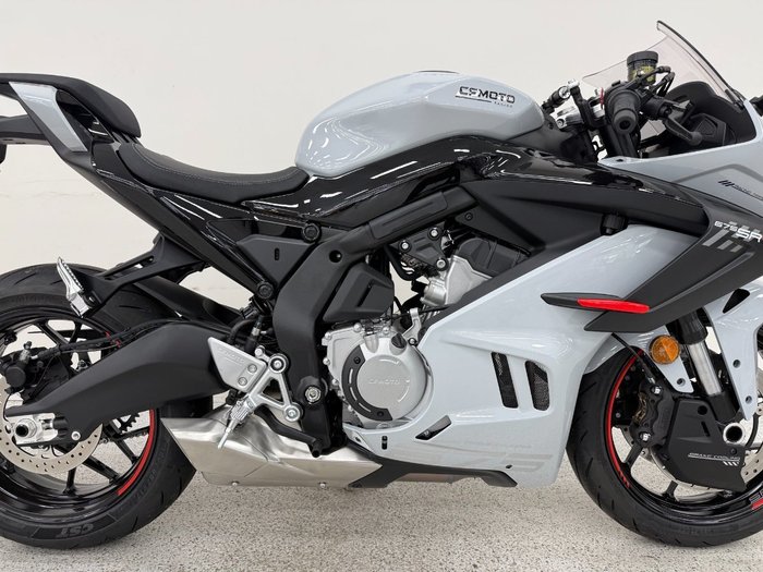 2025 CFMOTO 2025 CF Moto 675CC 675SR-R ABS Road Aerolite Grey
