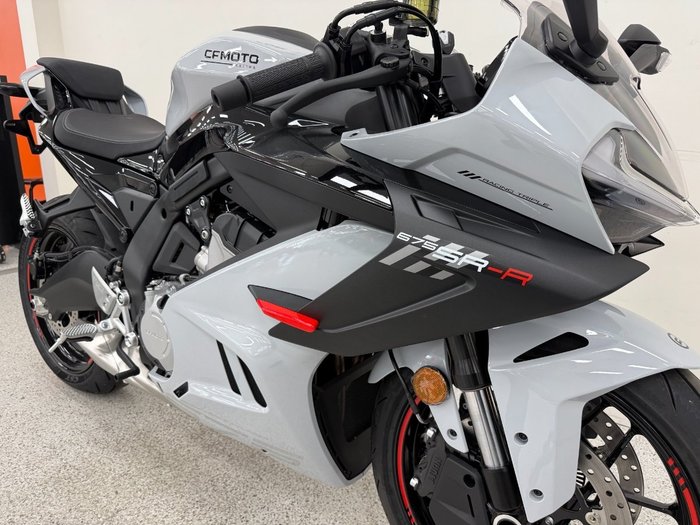 2025 CFMOTO 2025 CF Moto 675CC 675SR-R ABS Road Aerolite Grey