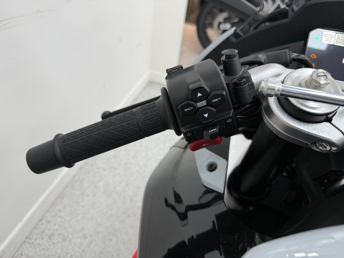 2025 CFMOTO 2025 CF Moto 675CC 675SR-R ABS Road Aerolite Grey