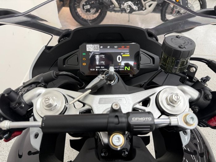 2025 CFMOTO 2025 CF Moto 675CC 675SR-R ABS Road Aerolite Grey